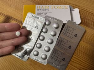 実際に筆者が服用しているDMMオンラインクリニックのミノキシジルタブレット(2.5mg)